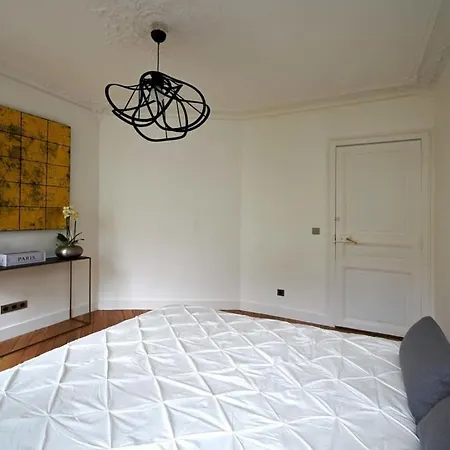 Apartment Large Luxury Flat Next To Champs Elysee