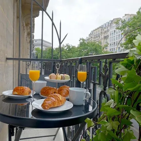 Large Luxury Flat Next To Champs Elysee * Paris